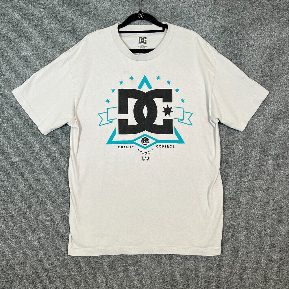 DC Shirt Mens Large White Tshirt Short‎ Sleeve Crewneck Logo Casual Comfort
